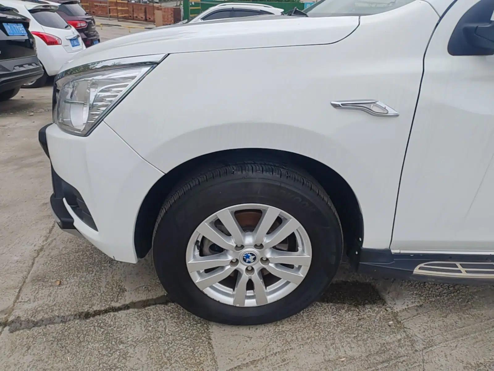 Venucia T70 2015 2.0L CVT Smart Choice Edition — миниатюра 8
