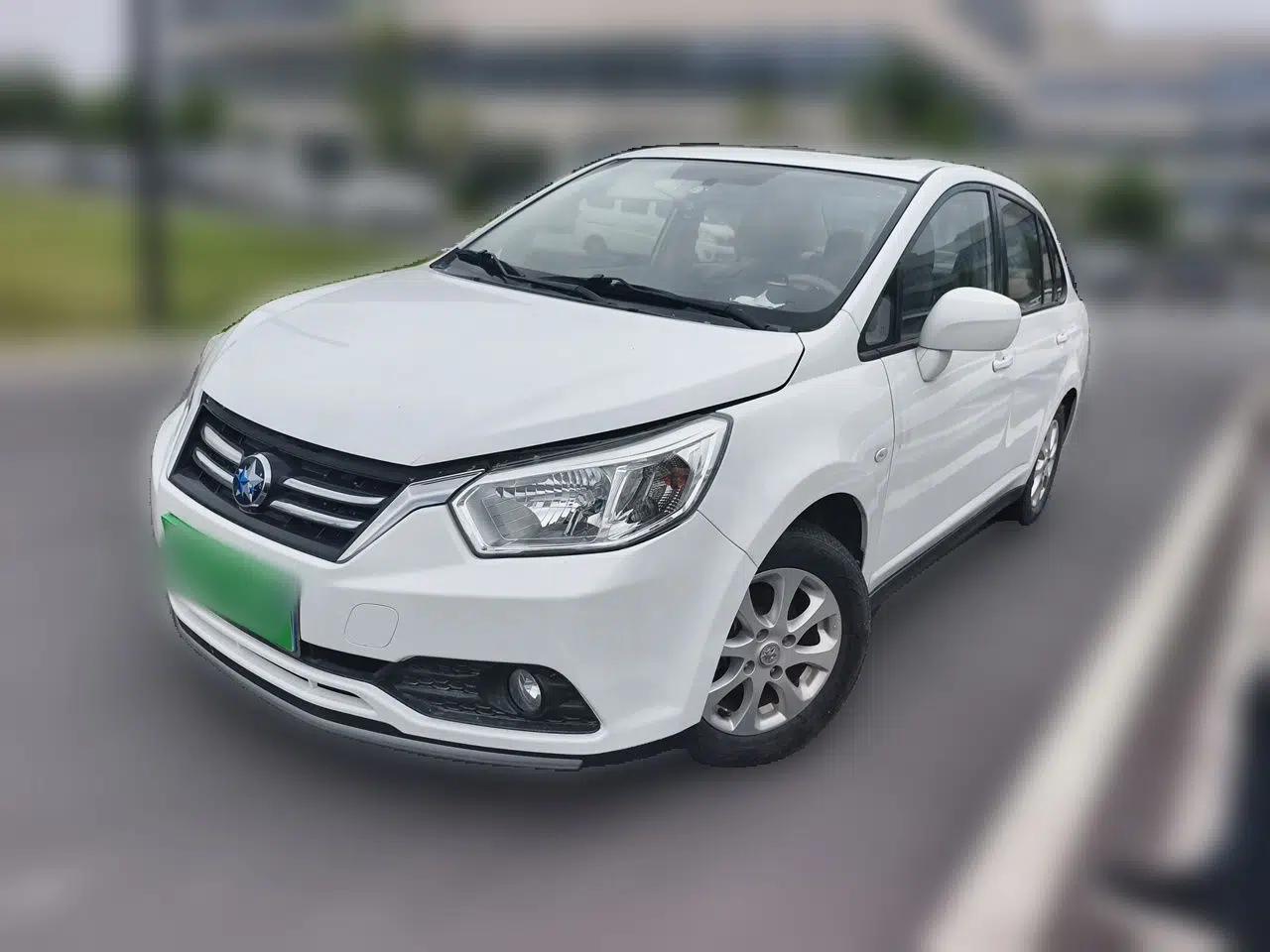 Venucia D50 2015 1.6L Manual Luxury Edition — миниатюра 1