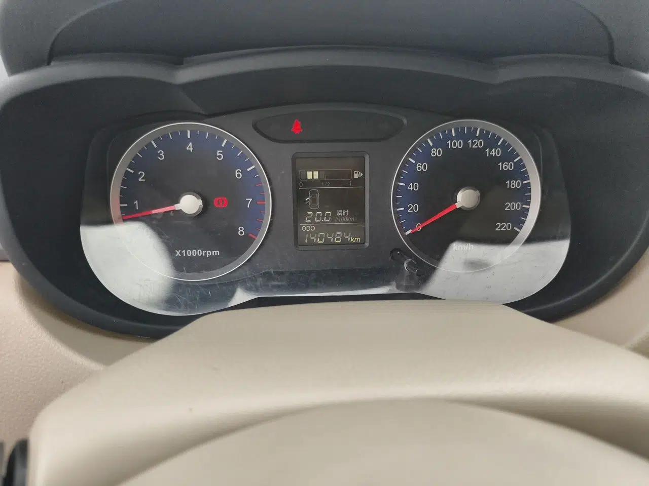 Venucia D50 2015 1.6L Manual Luxury Edition — миниатюра 13