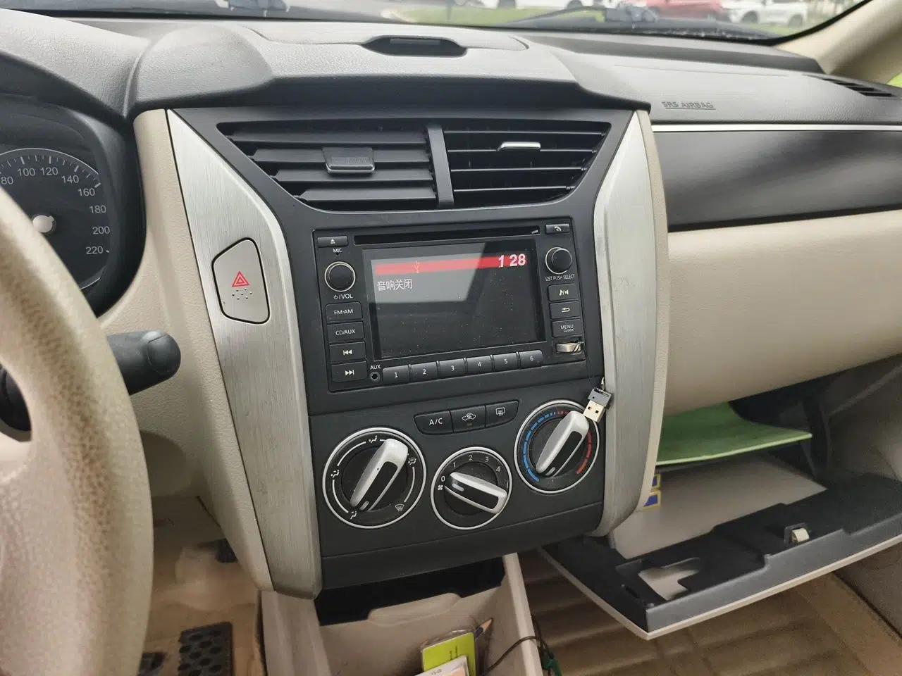 Venucia D50 2015 1.6L Manual Luxury Edition — миниатюра 14