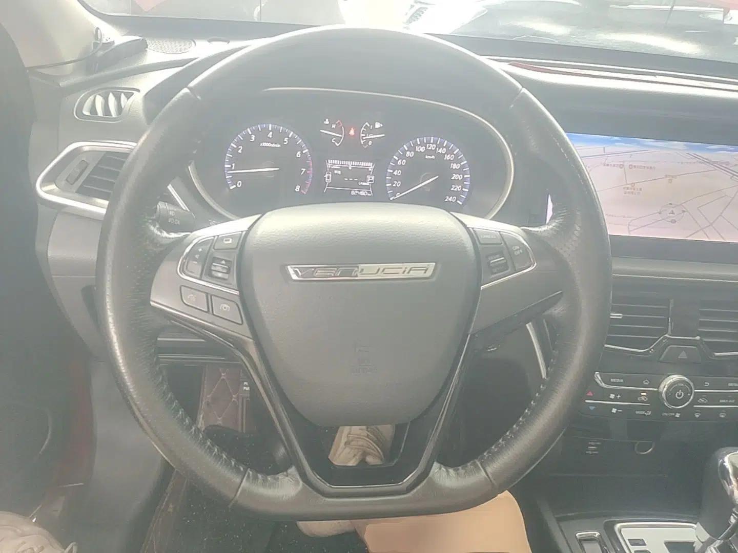 Venucia T90 2017 2.0L CVT Smart Edition — миниатюра 14