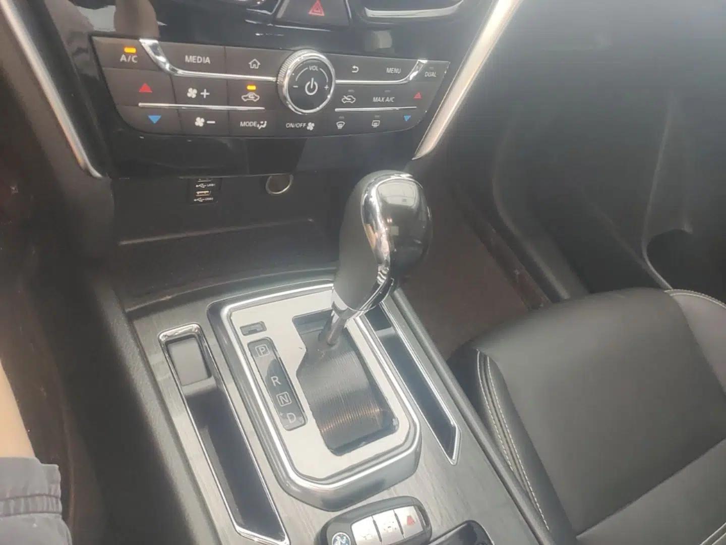 Venucia T90 2017 2.0L CVT Smart Edition — миниатюра 17
