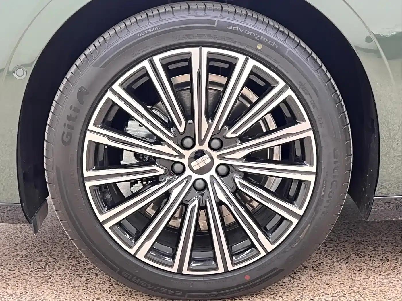 Galaxy Star 8 2025 Model 130km EM-i Flagship Edition — миниатюра 9