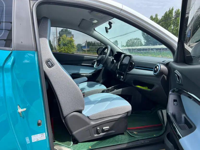 Chery QQ Little Ant 2022 Restyled Version Sweet Pink Edition Half-Sugar Version 30.6 kWh 30 kW 301 km — миниатюра 23