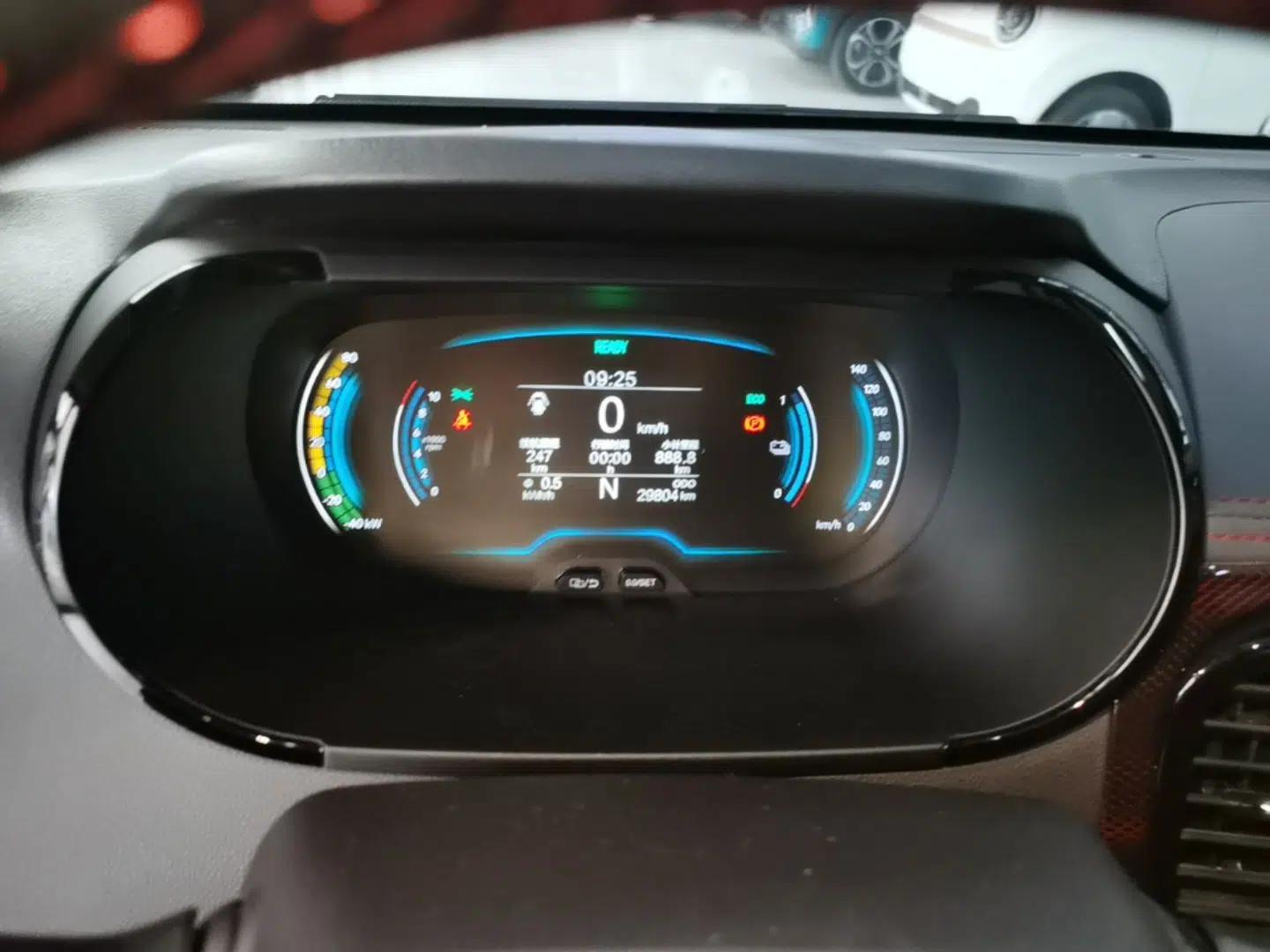 Chery QQ Little Ant 2022 Restyled Version Sweet Pink Edition Half-Sugar Version 30.6 kWh 30 kW 301 km — миниатюра 15