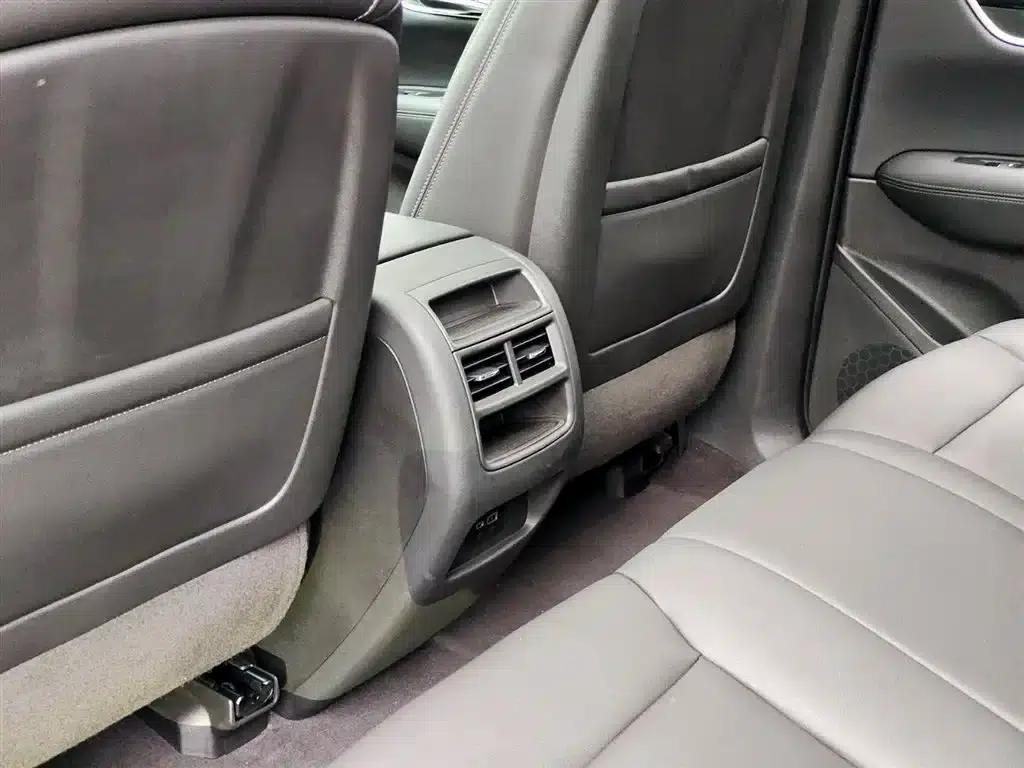 Cadillac XT5 2024 2.0T 2WD Fashion Edition — миниатюра 9