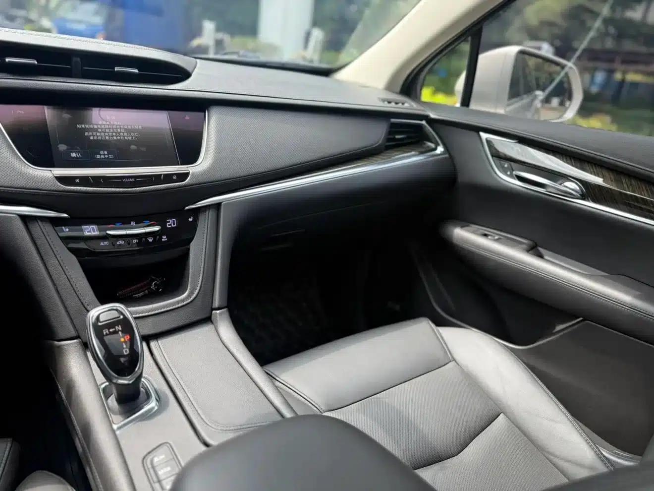 Cadillac XT5 2016 28T AWD Luxury — миниатюра 12
