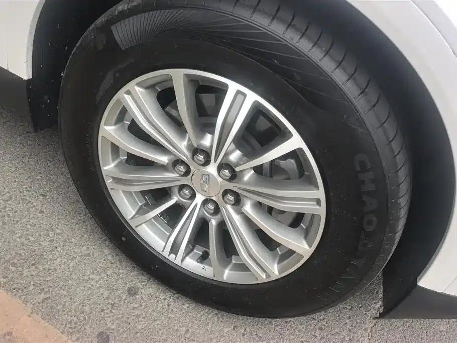 Cadillac XT5 2018 28T AWD Luxury — миниатюра 6