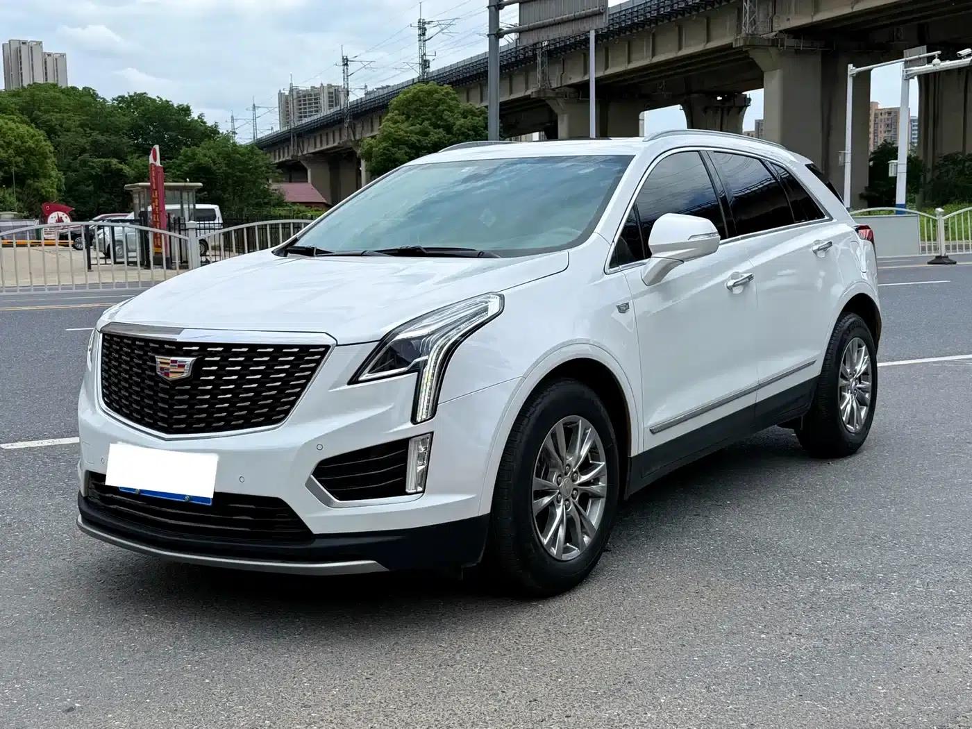 Cadillac XT5 2021 2.0T 2WD Luxury — миниатюра 3