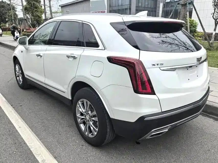 Cadillac XT5 2021 2.0T 2WD Luxury — миниатюра 8