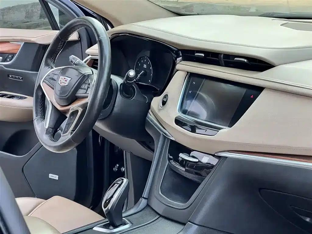 Cadillac XT5 2018 28E AWD Platinum Edition — миниатюра 10