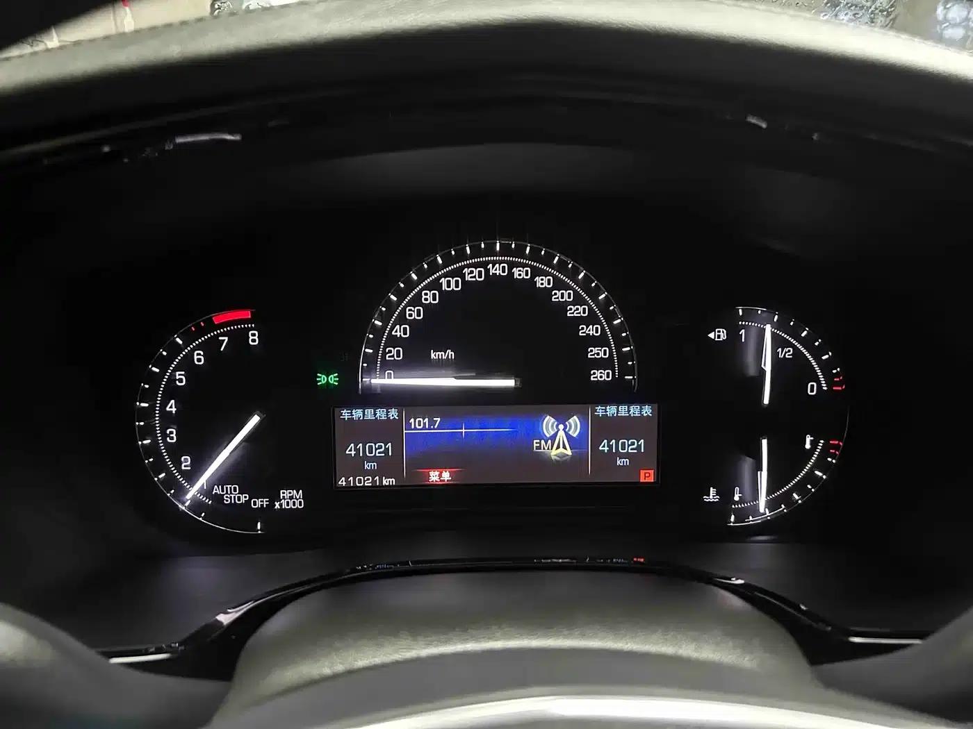 2016 Cadillac XT5 25T Luxury — миниатюра 13