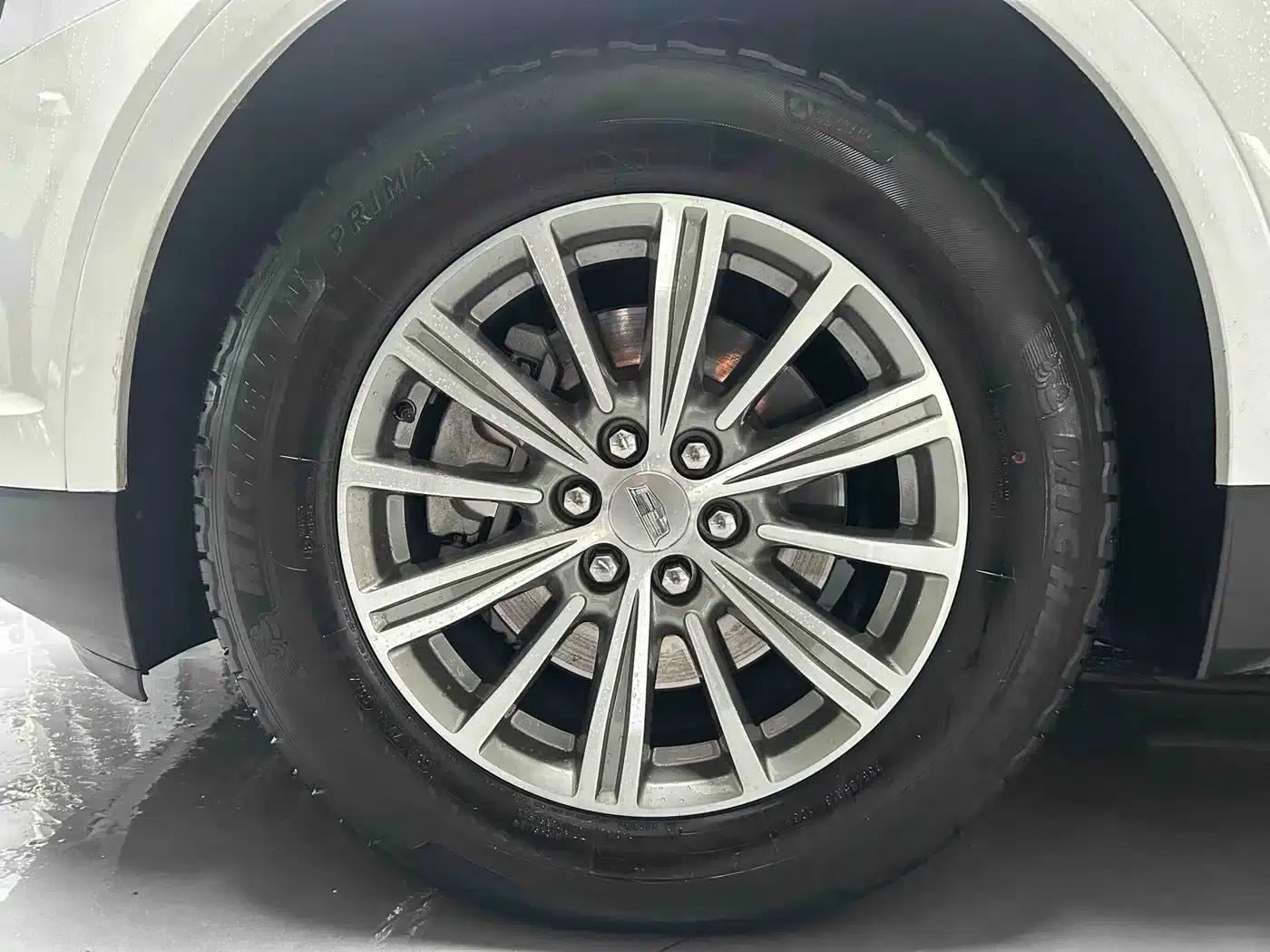2016 Cadillac XT5 25T Luxury — миниатюра 3