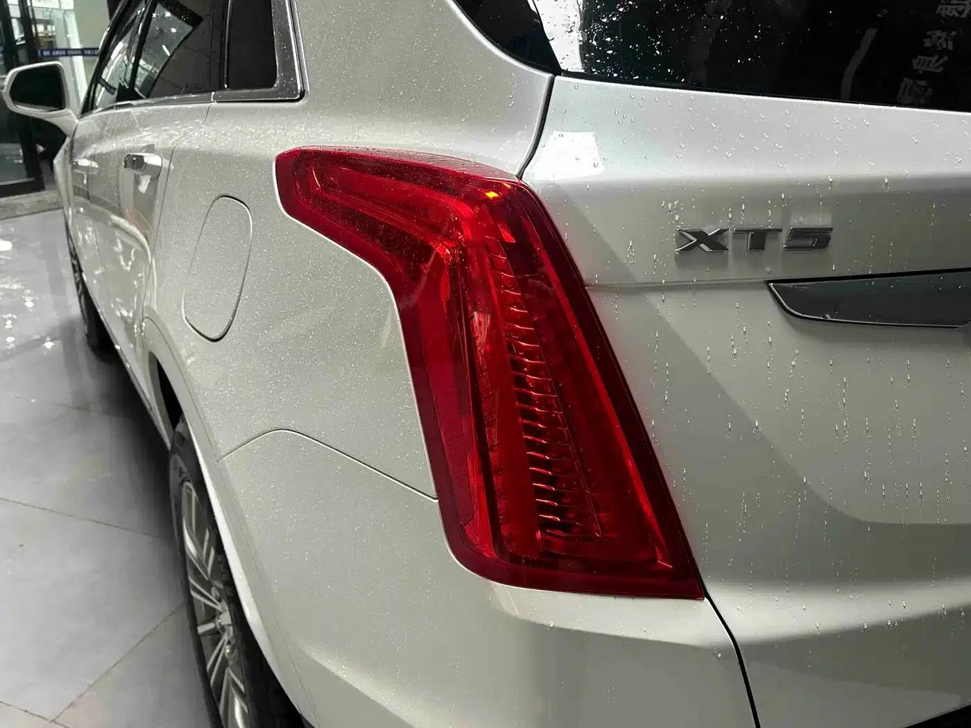 2016 Cadillac XT5 25T Luxury — миниатюра 4