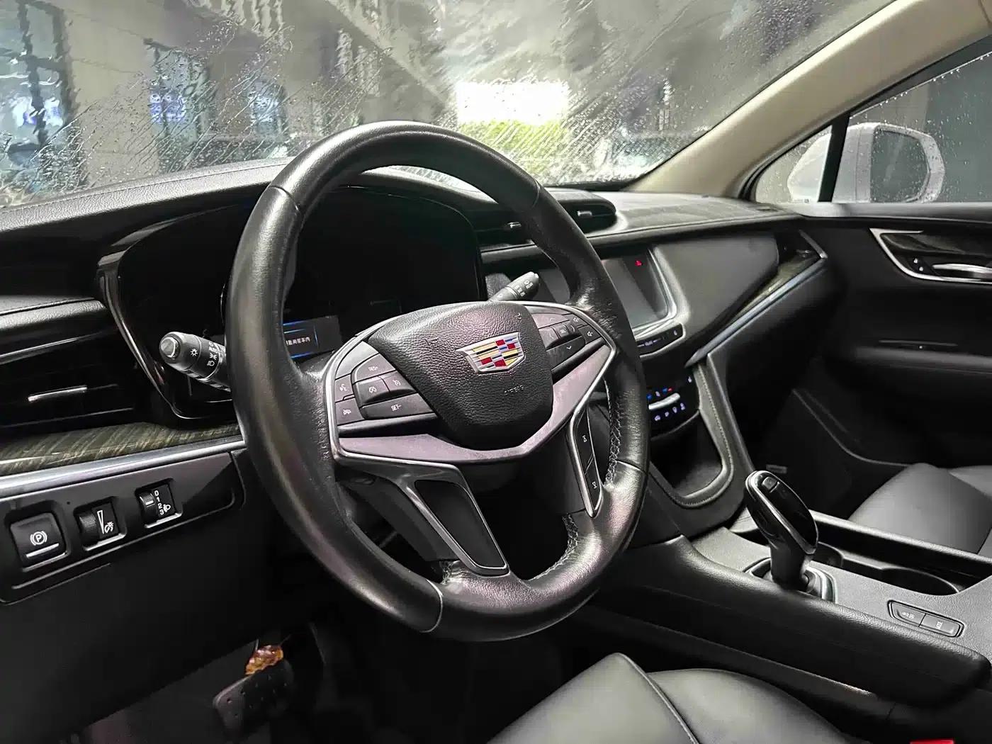 2016 Cadillac XT5 25T Luxury — миниатюра 8