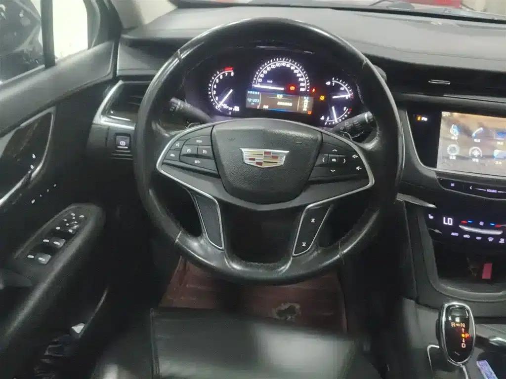 2016 Cadillac XT5 25T Luxury — миниатюра 3
