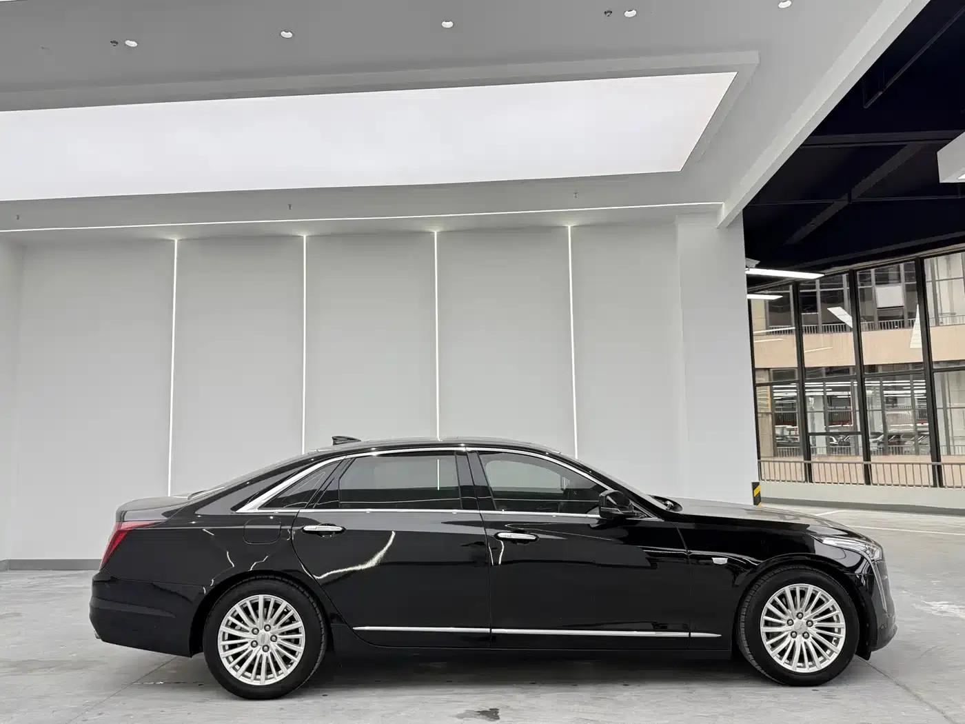 2021 Cadillac CT6 28T Luxury — миниатюра 3