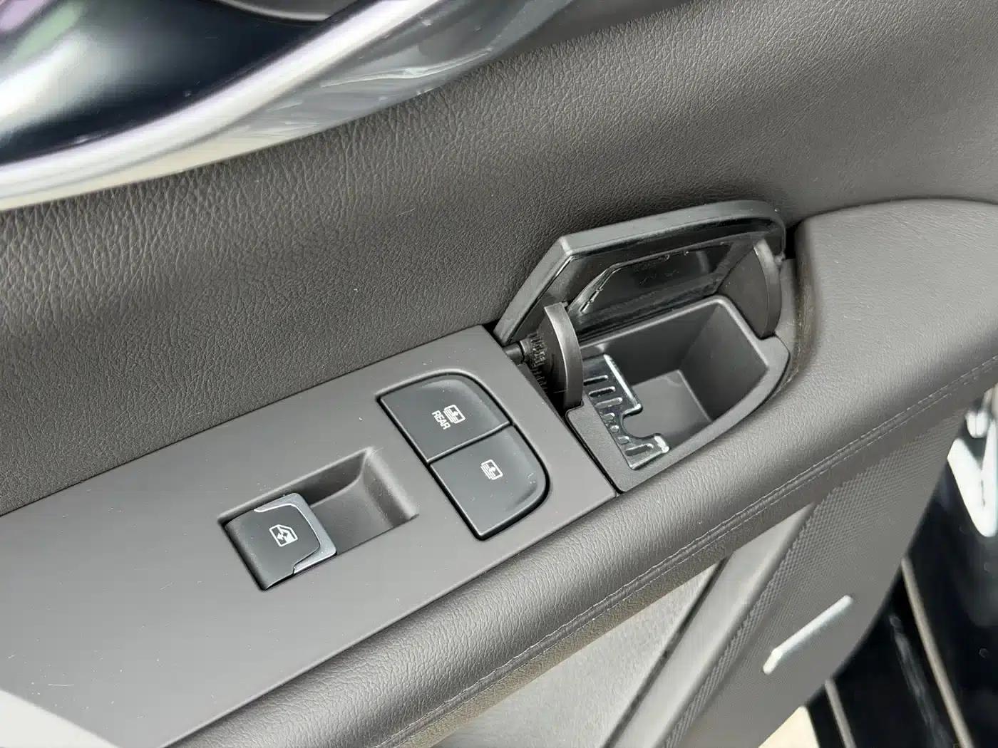 2017 Cadillac CT6 28T Luxury — миниатюра 14