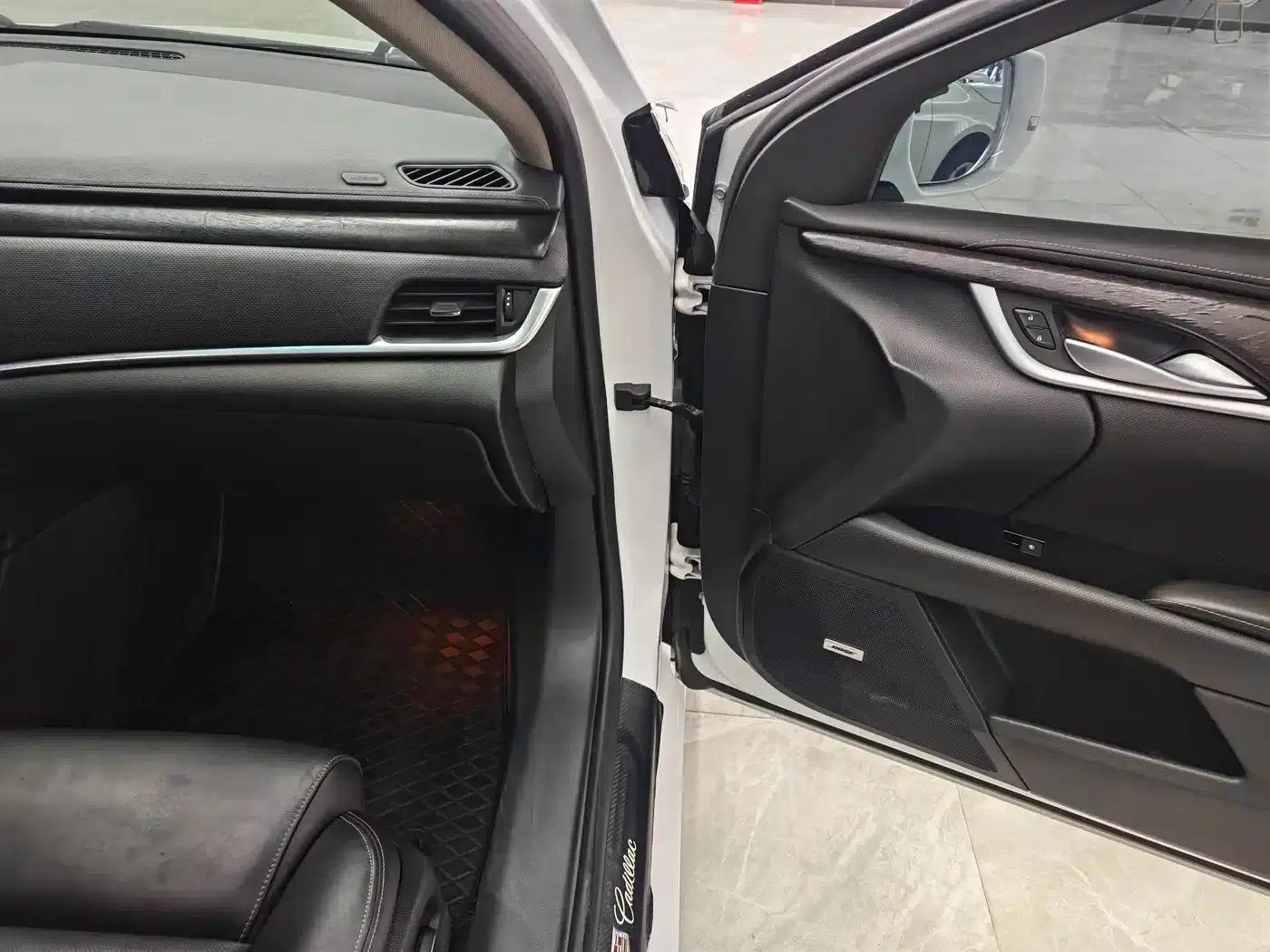 2018 Cadillac XTS 28T Elite — миниатюра 11