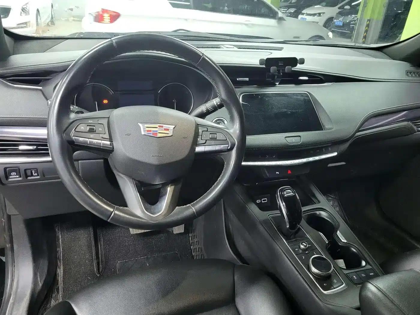 Cadillac XT4 2022 28T 2WD Fashion Edition — миниатюра 6
