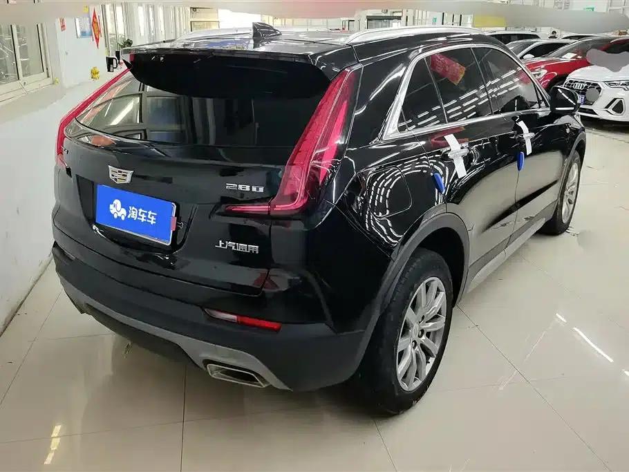 2022 Cadillac XT4 28T Two-Wheel Drive Luxury — миниатюра 3