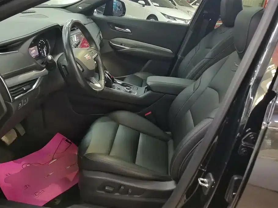 2022 Cadillac XT4 28T Two-Wheel Drive Luxury — миниатюра 9