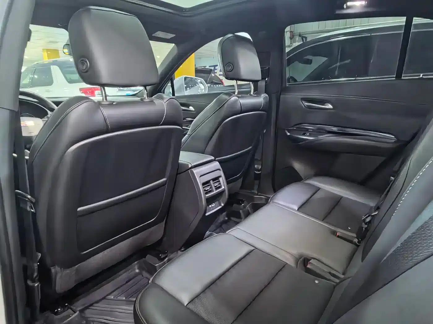 Cadillac XT4 2022 28T 2WD Fashion Edition — миниатюра 5