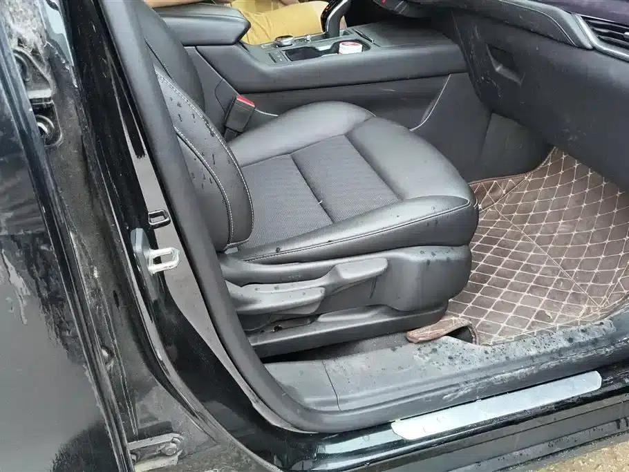 Cadillac XT4 2021 28T Two-Wheel Drive Technology Edition — миниатюра 8