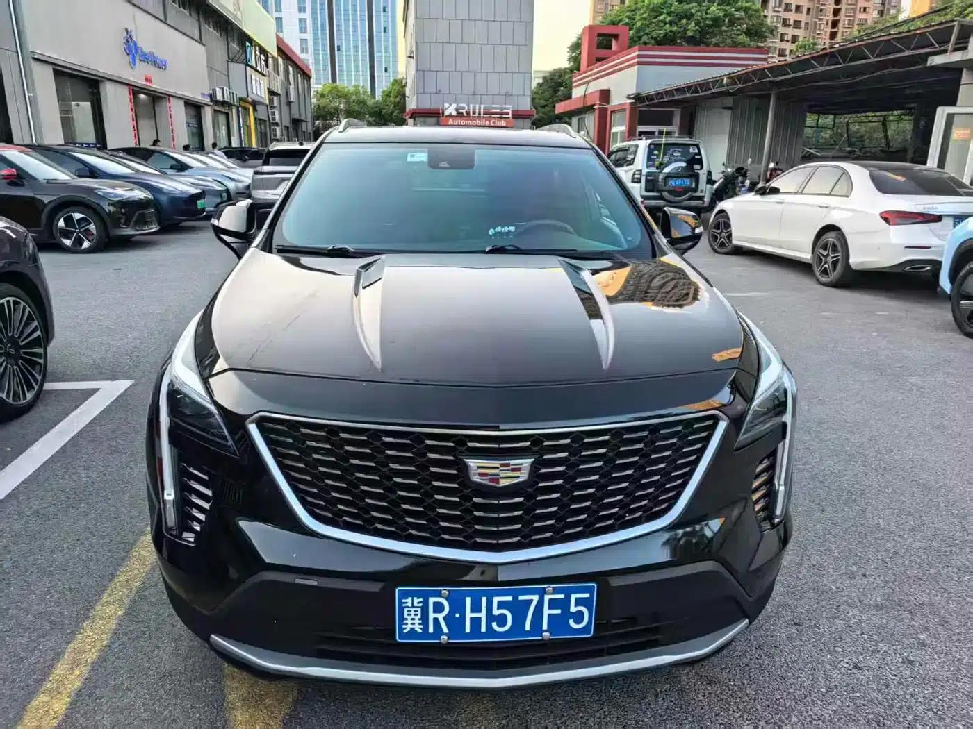 2022 Cadillac XT4 28T Two-Wheel Drive Luxury — миниатюра 2