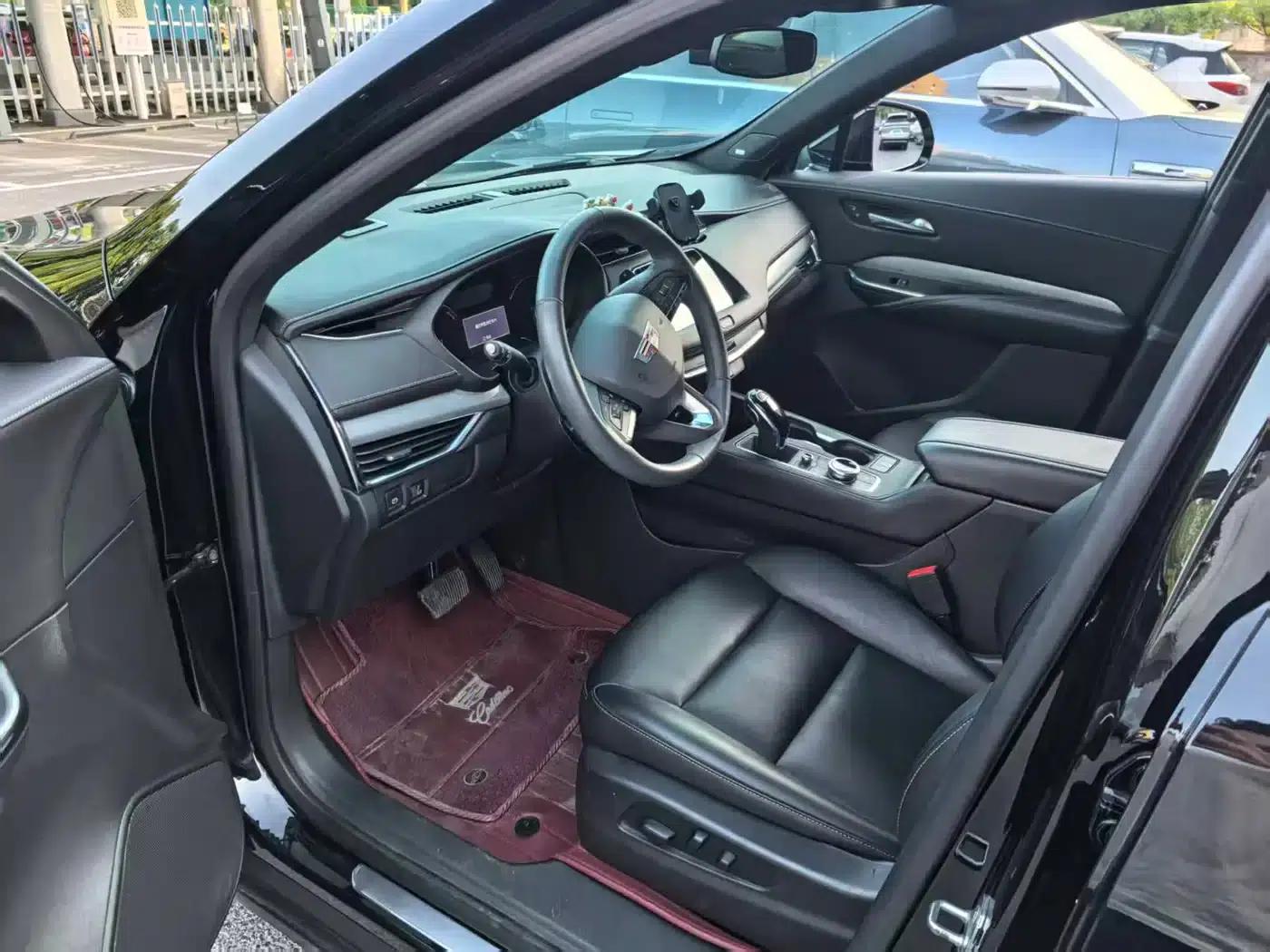 2022 Cadillac XT4 28T Two-Wheel Drive Luxury — миниатюра 4
