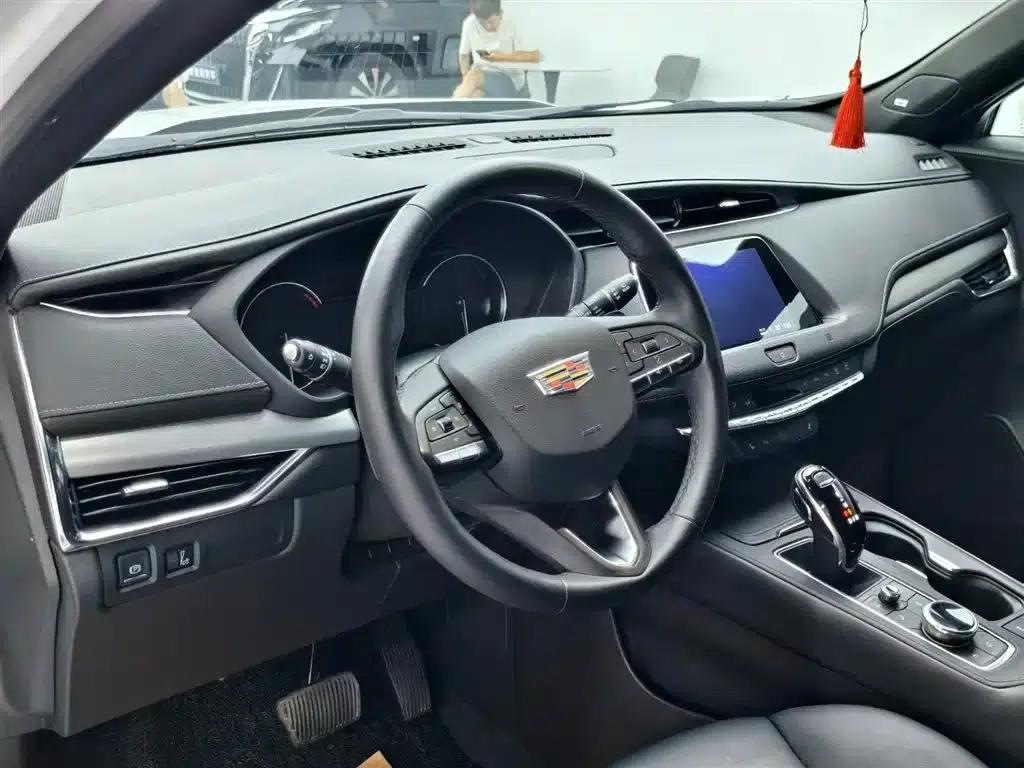 Cadillac XT4 2021 28T Two-Wheel Drive Premium Edition — миниатюра 6