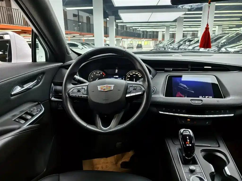 Cadillac XT4 2021 28T Two-Wheel Drive Premium Edition — миниатюра 8