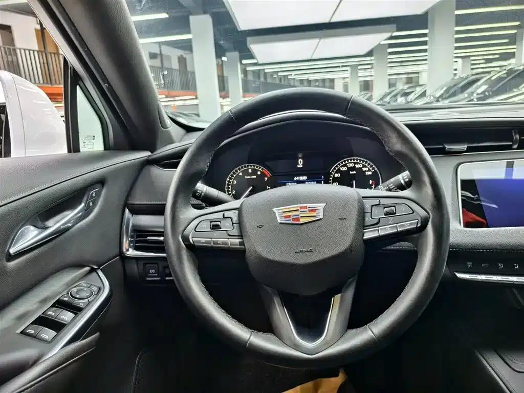 Cadillac XT4 2021 28T Two-Wheel Drive Premium Edition — миниатюра 9