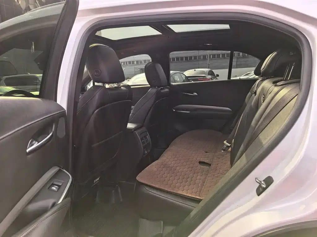 Cadillac XT4 2020 28T Two-Wheel Drive Premium Edition — миниатюра 11