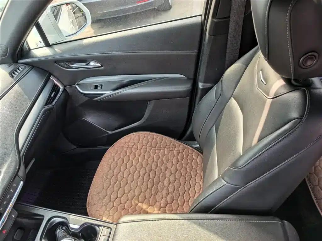 Cadillac XT4 2020 28T Two-Wheel Drive Premium Edition — миниатюра 13