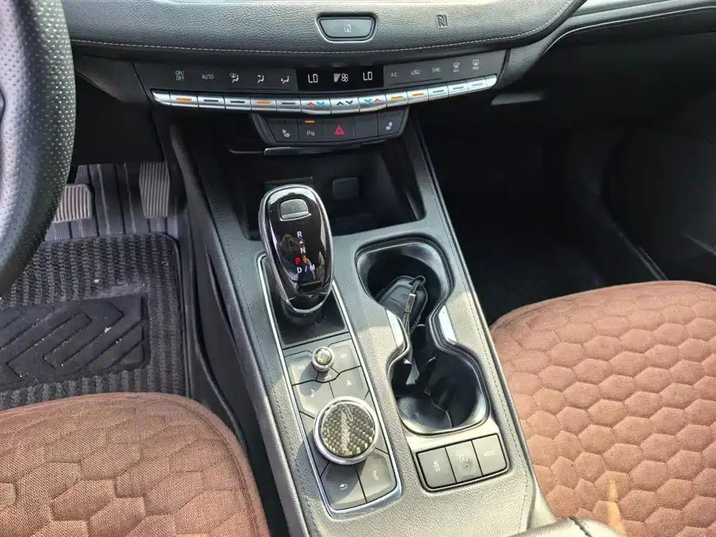 Cadillac XT4 2020 28T Two-Wheel Drive Premium Edition — миниатюра 16
