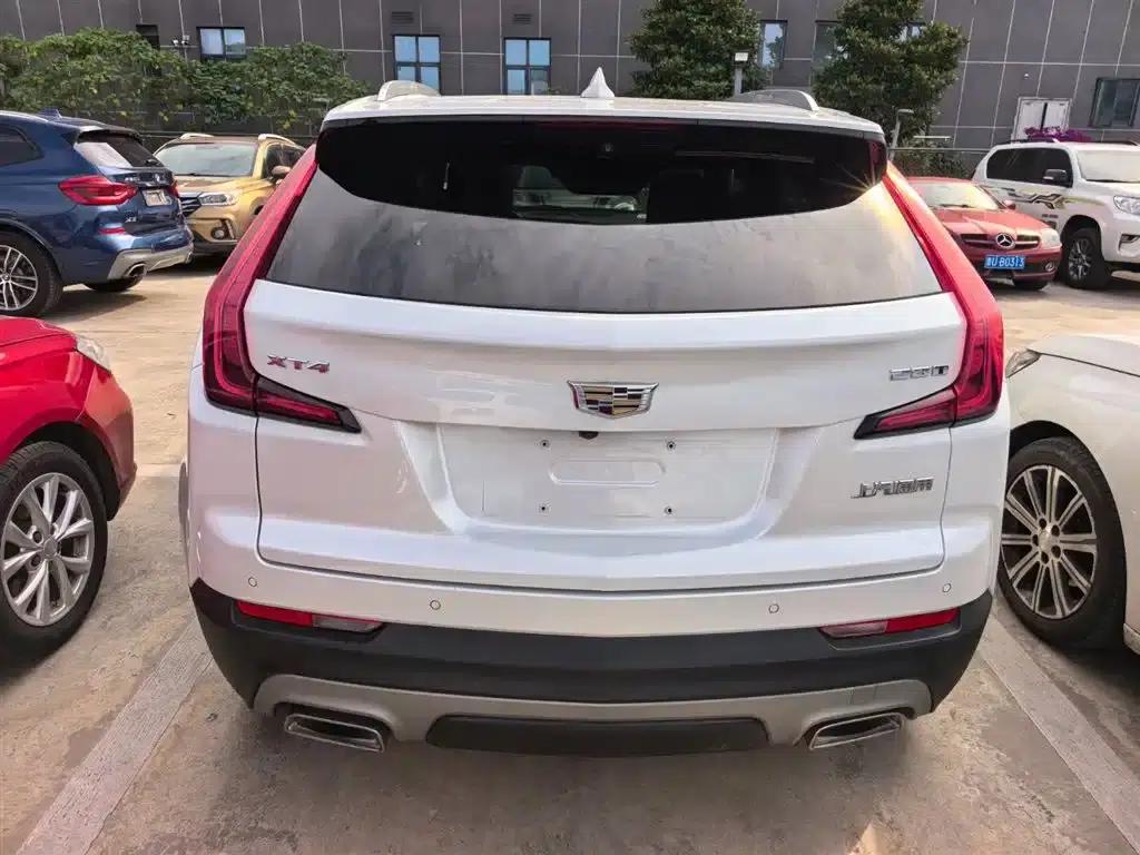 Cadillac XT4 2020 28T Two-Wheel Drive Premium Edition — миниатюра 5