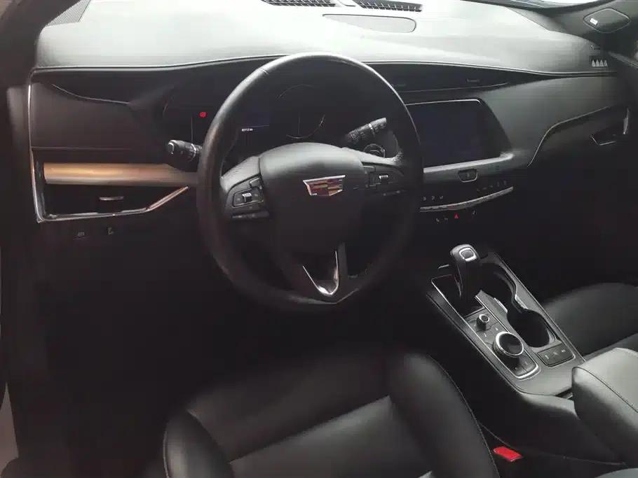 2018 Cadillac XT4 28T Two-Wheel Drive Premium Edition — миниатюра 12