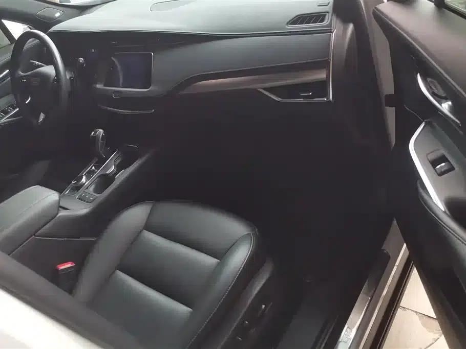 2018 Cadillac XT4 28T Two-Wheel Drive Premium Edition — миниатюра 8