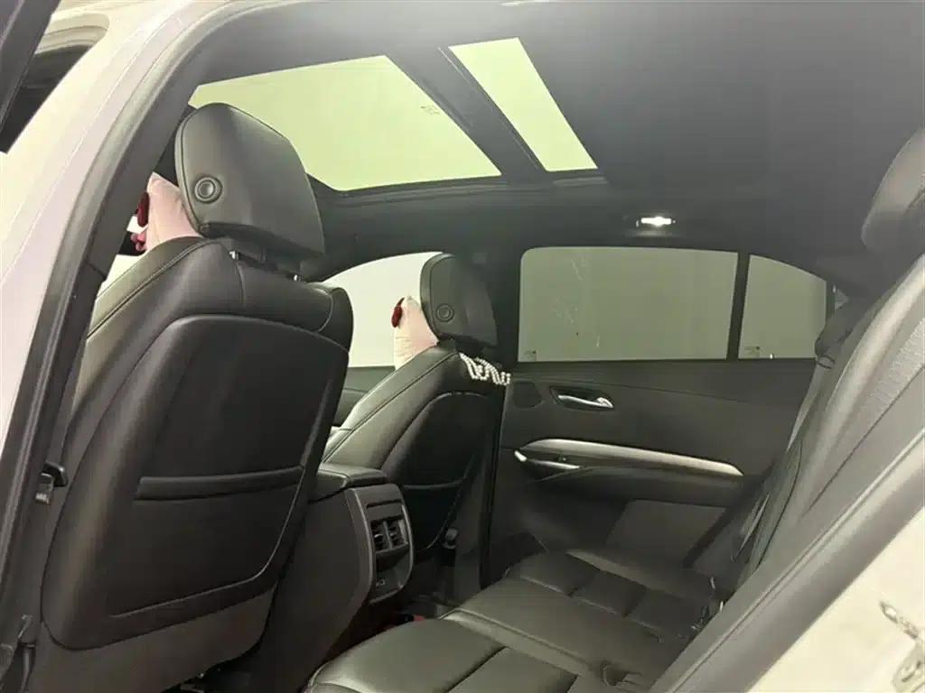 Cadillac XT4 2021 28T Two-Wheel Drive Premium Edition — миниатюра 11