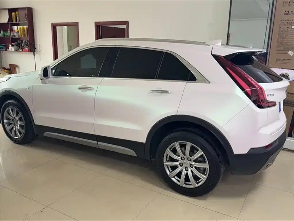 Cadillac XT4 2021 28T Two-Wheel Drive Premium Edition — миниатюра 6