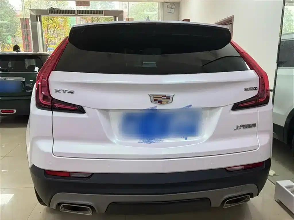 Cadillac XT4 2021 28T Two-Wheel Drive Premium Edition — миниатюра 8