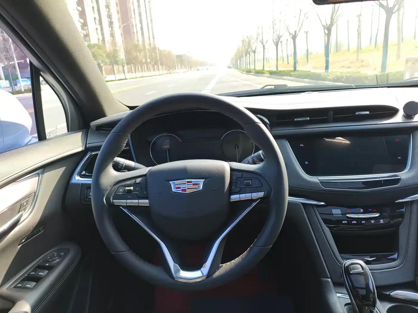 Cadillac XT6 2020 28T 7-Seat Luxury Edition — миниатюра 12