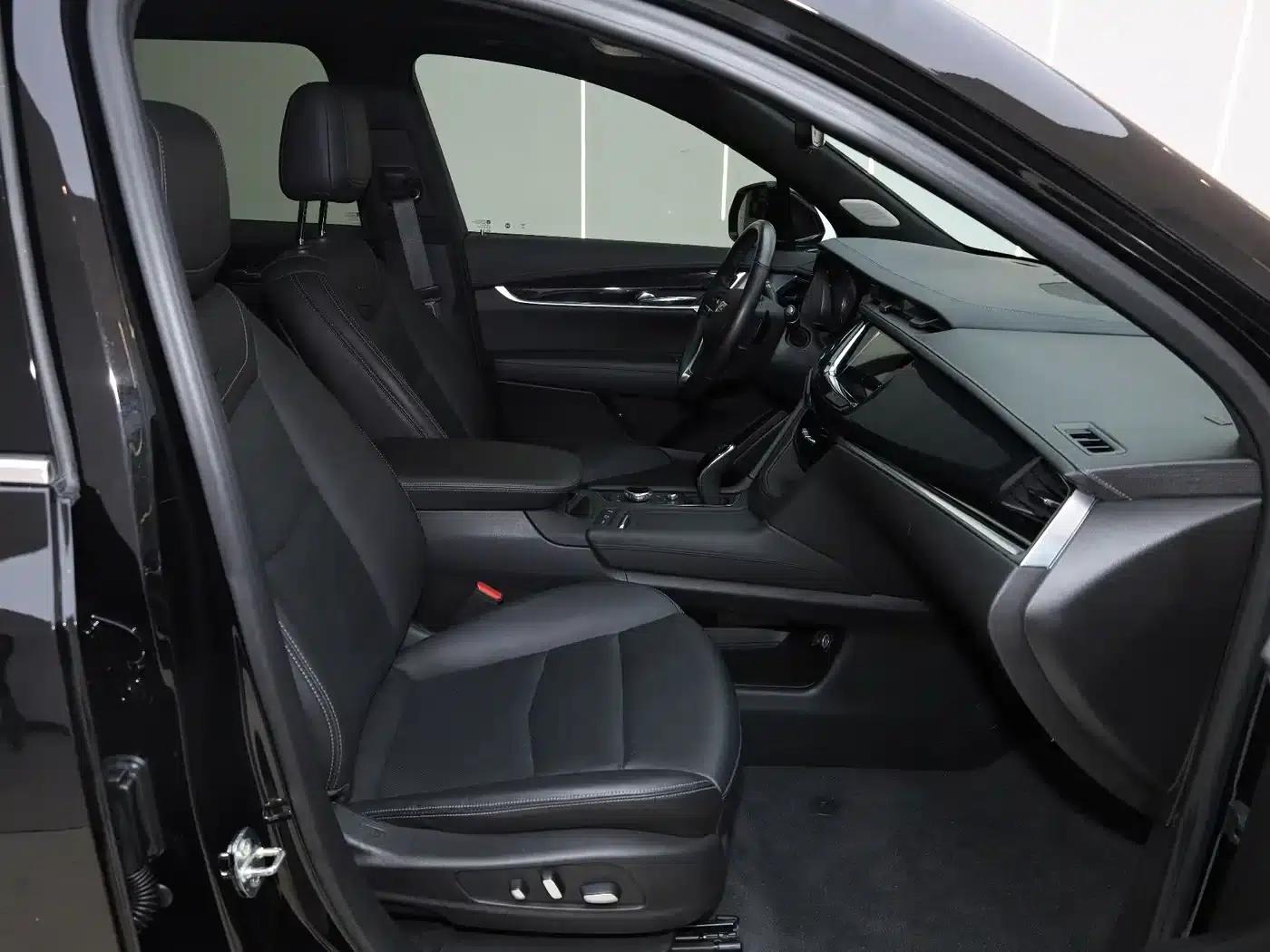 Cadillac XT6 2022 2.0T 7-seater AWD Luxury Standard Edition — миниатюра 16