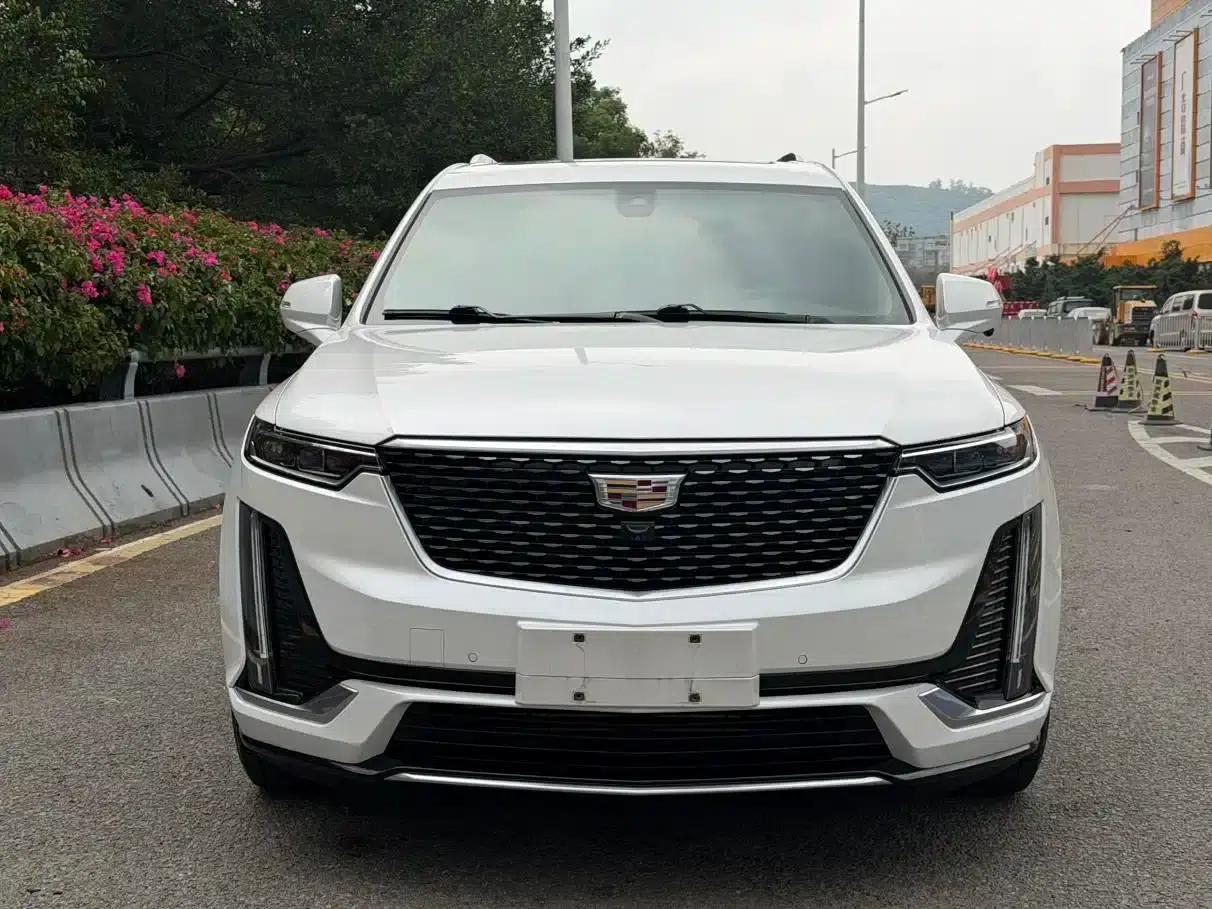 2020 Cadillac XT6 28T Six-Seat AWD Luxury — миниатюра 2