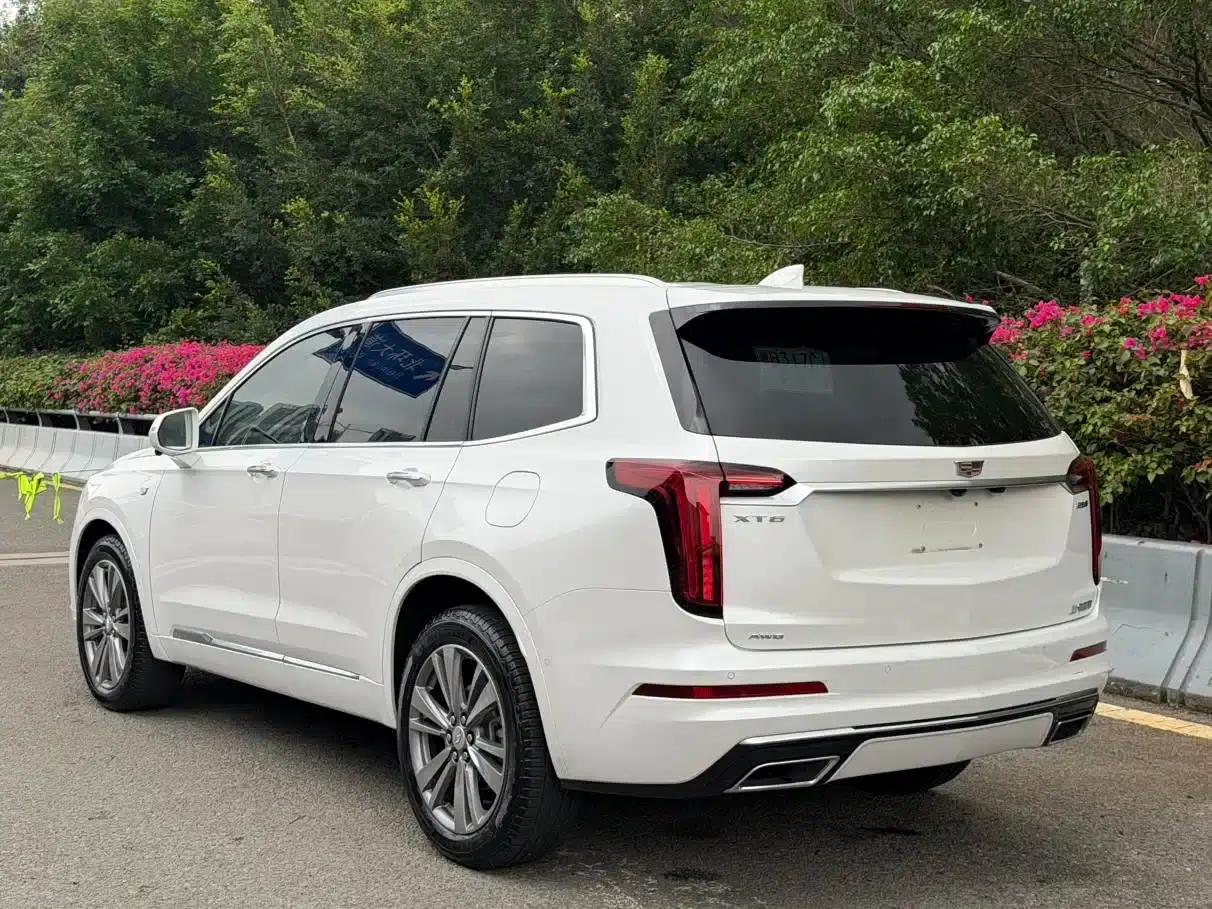 2020 Cadillac XT6 28T Six-Seat AWD Luxury — миниатюра 5