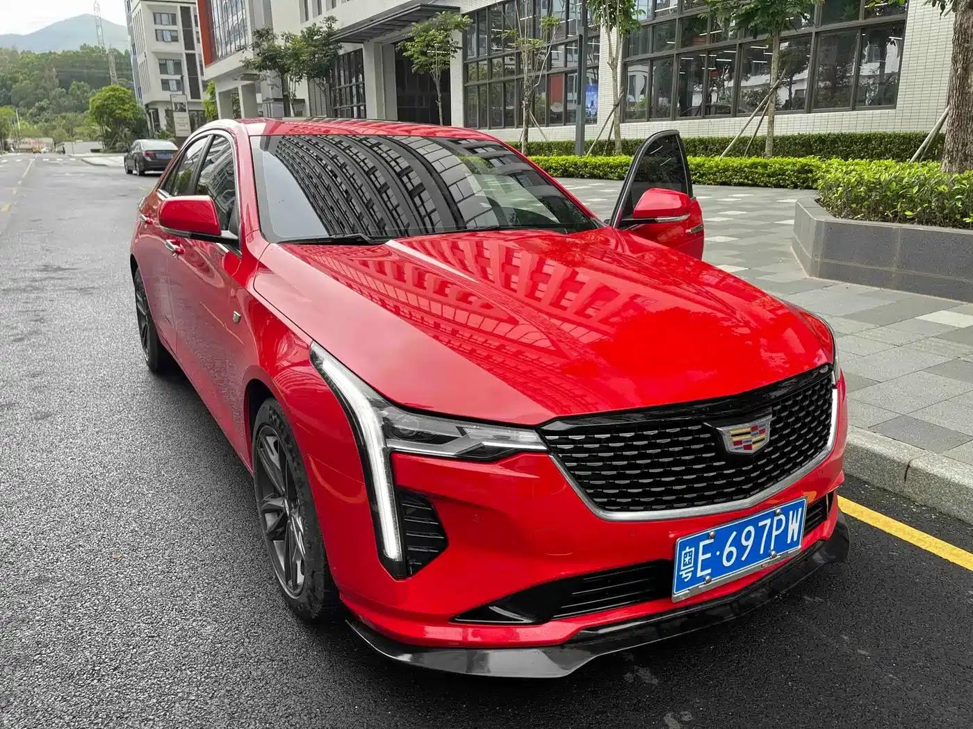 2022 Cadillac CT4 28T Luxury — миниатюра 2