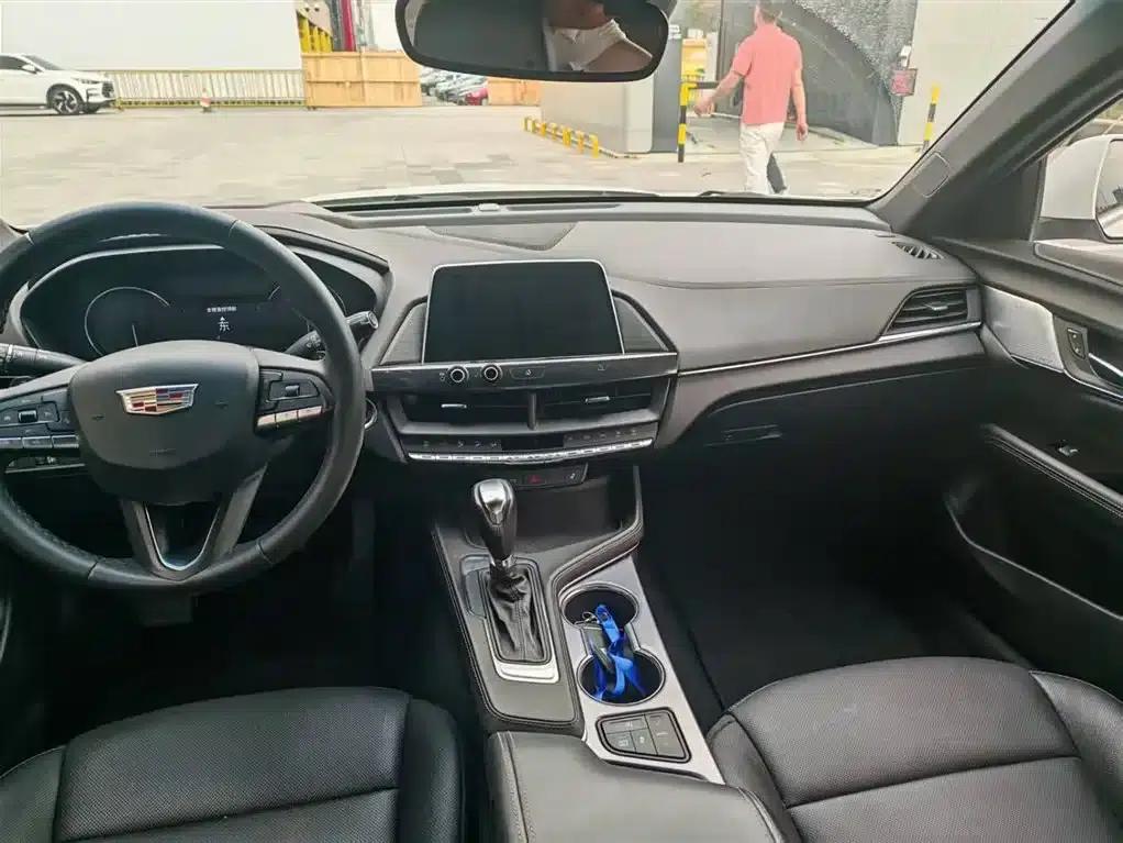 2021 Cadillac CT4 28T Luxury — миниатюра 4