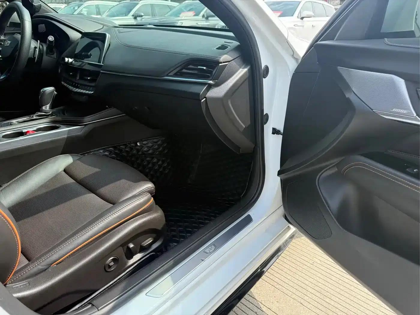 2020 Cadillac CT4 28T Elite — миниатюра 14