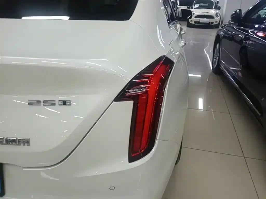 2023 Cadillac CT4 25T Fashion Edition — миниатюра 8